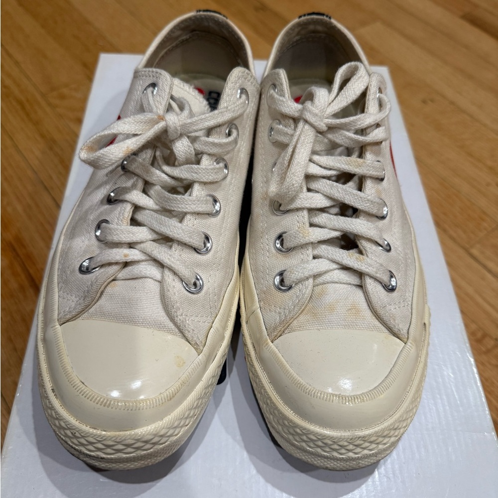 Converse Chuck Taylor High Top in Cream and Red